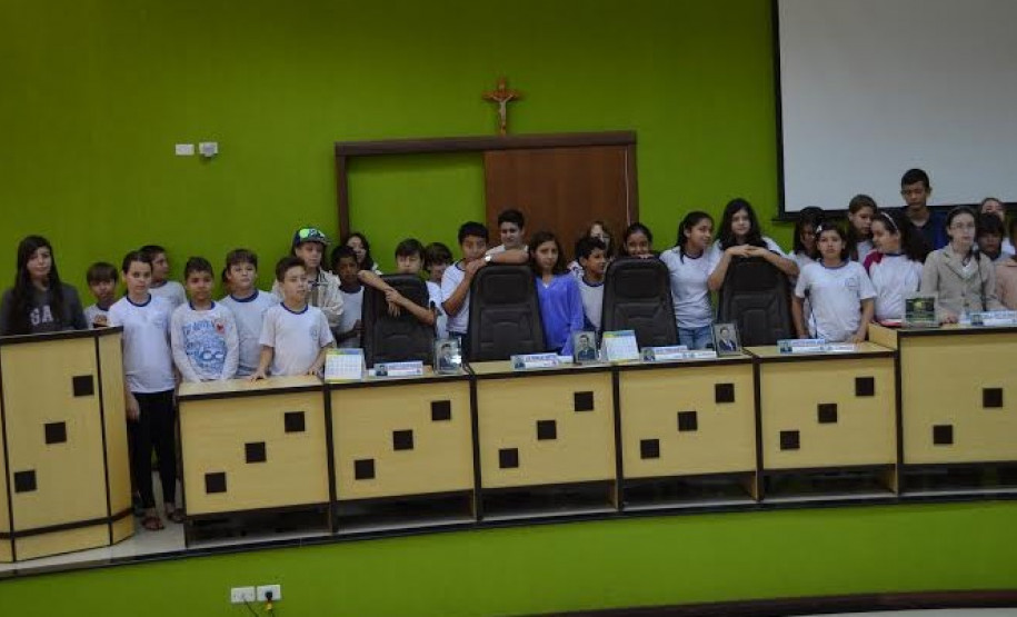 Projetos foram classificados entre os 10 melhores do ano e concorrem à premiação no dia 18 de novembro, em Brasília. Foram mais de 100 projetos inscritos.