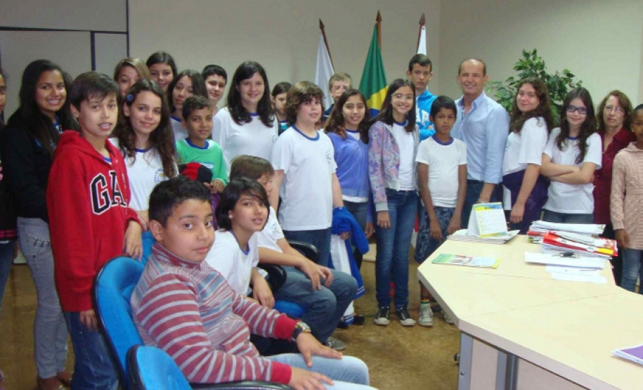 Projetos foram classificados entre os 10 melhores do ano e concorrem à premiação no dia 18 de novembro, em Brasília. Foram mais de 100 projetos inscritos.