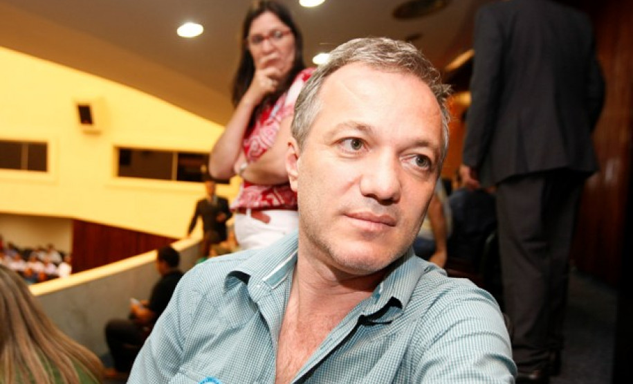 Decisão de alteração da lei, aprovada em plenário na Assembleia Legislativa, atende a solicitação de professores que tiveram um ano letivo (2014) comprometido por vários eventos.