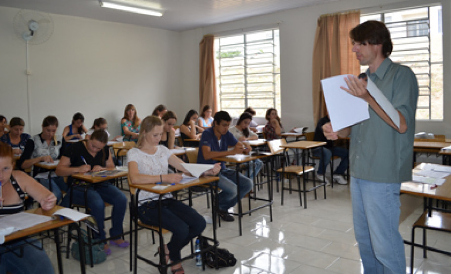 Das sete universidades, quatro realizam o processo seletivo neste mês e o restante em dezembro. Sistema de Seleção Unificada (Sisu) também é opção.
