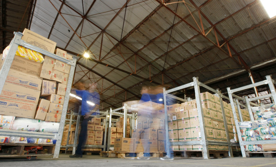 A Secretaria Estadual da Educação iniciou nesta semana a entrega da quarta remessa de alimentos não perecíveis da merenda escolar