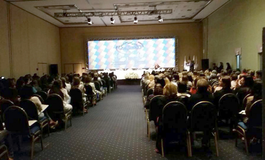 Nove professores da rede estadual apresentam nesta semana trabalhos no II Congresso Internacional sobre Altas Habilidades/Superdotação, no X Congresso Ibero-americano de Superdotação, Talento e Criatividade e no VI Encontro Nacional do Conselho Brasileiro para Superdotação, em Foz do Iguaçu.