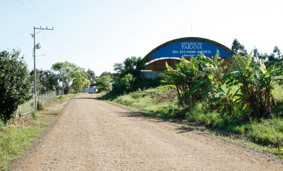 Escola Estadual do Campo Padre Anchieta, na cidade de Barracão. 03-09-14.