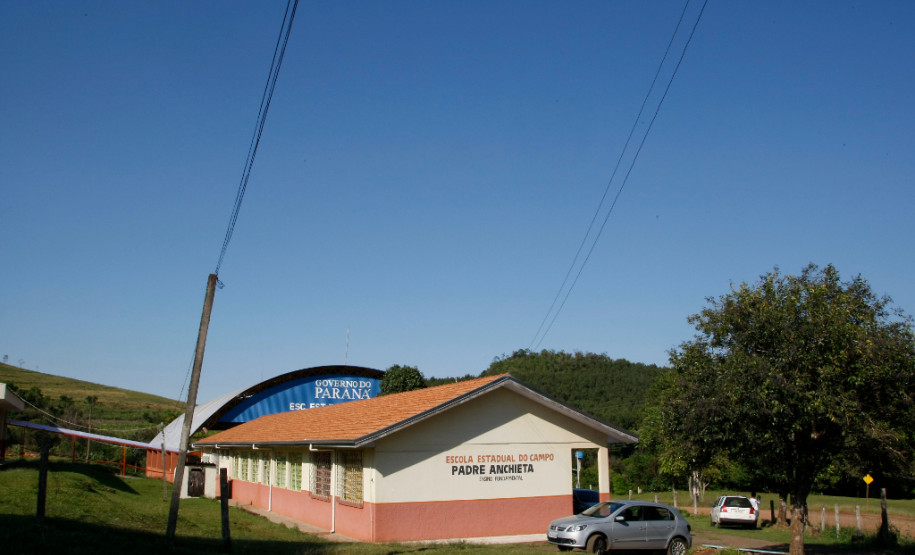 Escola Estadual do Campo Padre Anchieta, na cidade de Barracão. 03-09-14.