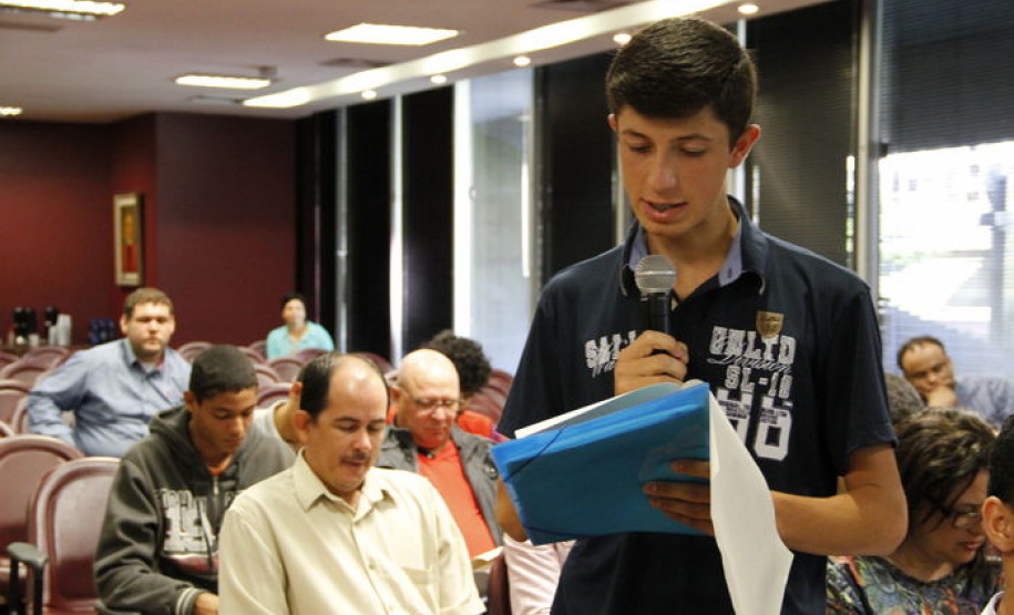 Caravana da Cidadania trouxe 34 alunos e professores da rede estadual para conhecer o Ministério Público e as sedes do Executivo, Legislativo e Judiciário.
