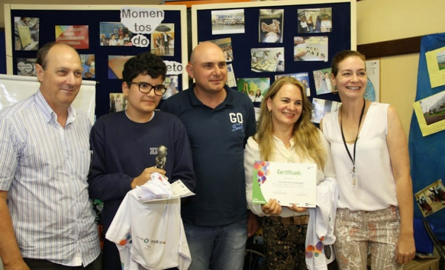 Os alunos das escolas estaduais de Toledo se destacaram na etapa regional do Concurso Cultural Televisando o Futuro - 2014, promovido pelo Instituto GRPCOM/RPCTV, em parceria com escolas e colégios municipais e estaduais, da rede pública do Paraná