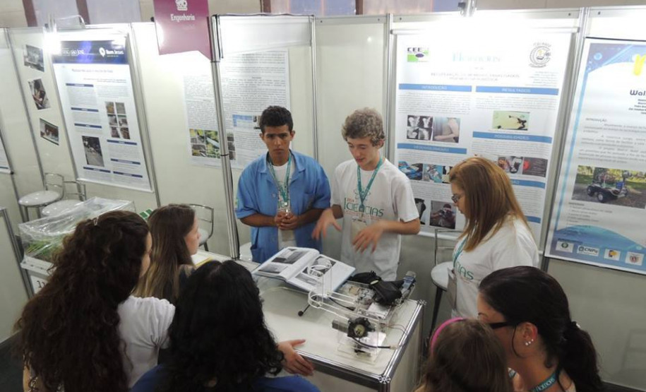 O projeto dos alunos do Ceep de Cascavel recebeu três prêmios: o terceiro lugar na categoria Áreas do Conhecimento, Engenharia; Menção Honrosa na categoria Inovação, e o Prêmio Vivência Estudantil