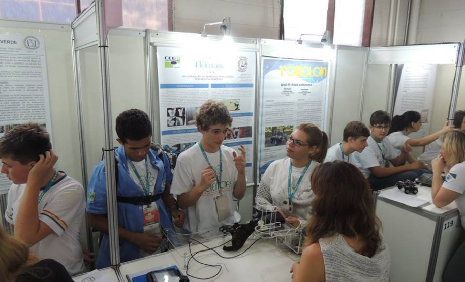 O projeto dos alunos do Ceep de Cascavel recebeu três prêmios: o terceiro lugar na categoria Áreas do Conhecimento, Engenharia; Menção Honrosa na categoria Inovação, e o Prêmio Vivência Estudantil