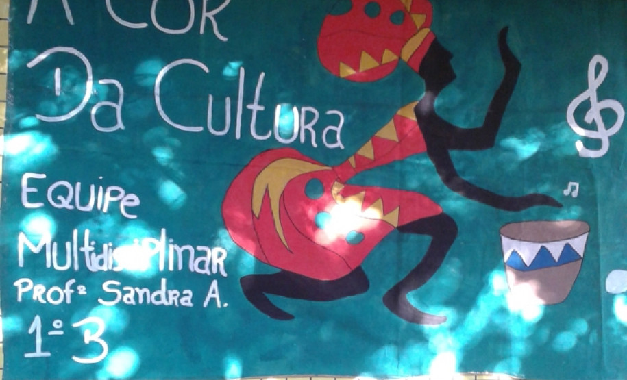 Escolas do Paraná celebram Dia da Consciência Negra O Colégio Estadual Professora Maria José Balzanello Aguilera, em Londrina, promoveu o 1º Simpósio da Equipe Multidisciplinar Presença Negra em Londrina: 80 Anos de Resistência. O objetivo do evento foi o de debater sobre temas para promover a temática nas escolas da região. Além de socializar projetos e experiências entre os cerca de 300 participantes, houve a realização de conferências, palestras, grupos de trabalho, mesa-redonda e momentos culturais.