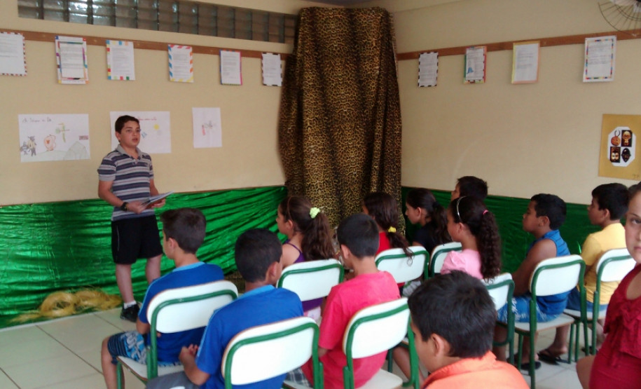Escolas do Paraná celebram Dia da Consciência Negra O Colégio Estadual do Campo Professora Margarida Franklin Gonçalves, em Ibaiti, contou com a apresentação dos alunos que participam da atividade de cultura e artes em contraturno. Houve roda de capoeira, danças africanas com roupas típicas e a exposição nas salas de trabalhos sobre a cultura indígena, africana, contação de histórias, jogo africano de tabuleiro entre outras atividades.
