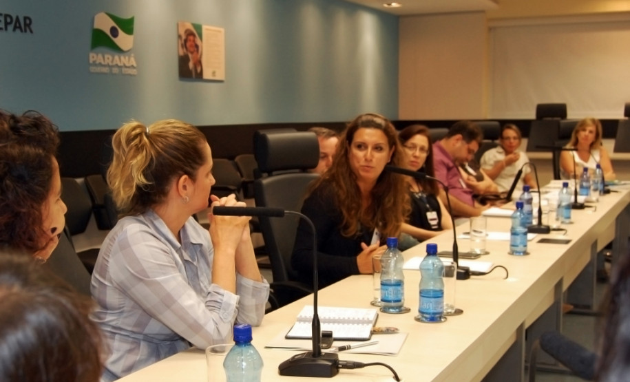 Os estagiários da Secretaria de Estado da Educação apresentaram nessa quinta-feira (11), em Curitiba, propostas de reformulação do ambiente Alunos, do Portal Dia a Dia Educação. O objetivo do projeto é auxiliar com possíveis mudanças para aproximar ainda mais os estudantes da rede estadual de ensino aos conteúdos do portal educacional.