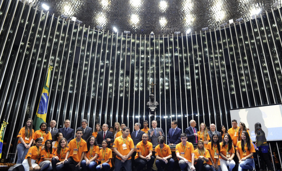 Plenário do Senado durante sessão Senado Jovem Brasileiro: IV Concurso de Redação do Senado Federal e Projeto Jovem Senador.