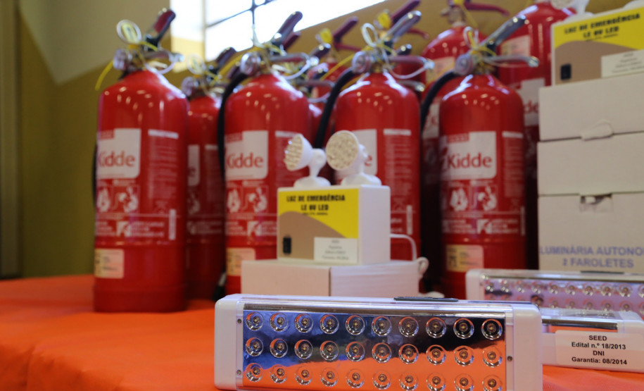 Pioneiro no país, o programa prepara professores, funcionários e alunos de toda a rede estadual de educação básica para enfrentar situações de perigo.