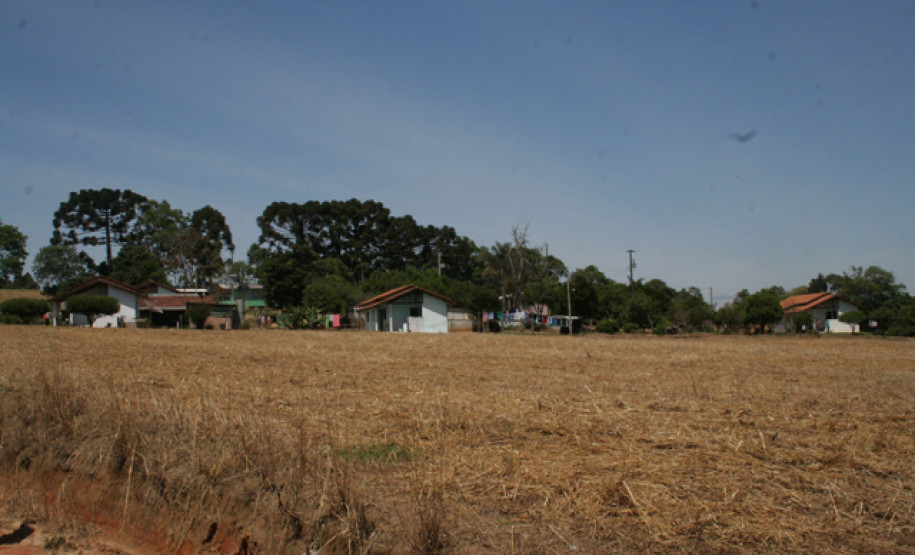 Alunos e professores do Colégio Estadual João Paulo II, em Arapoti, visitam Colônia do Sutil, em Ponta Grossa. Evento contribui para atividades da equipe multidisciplinar da escola.