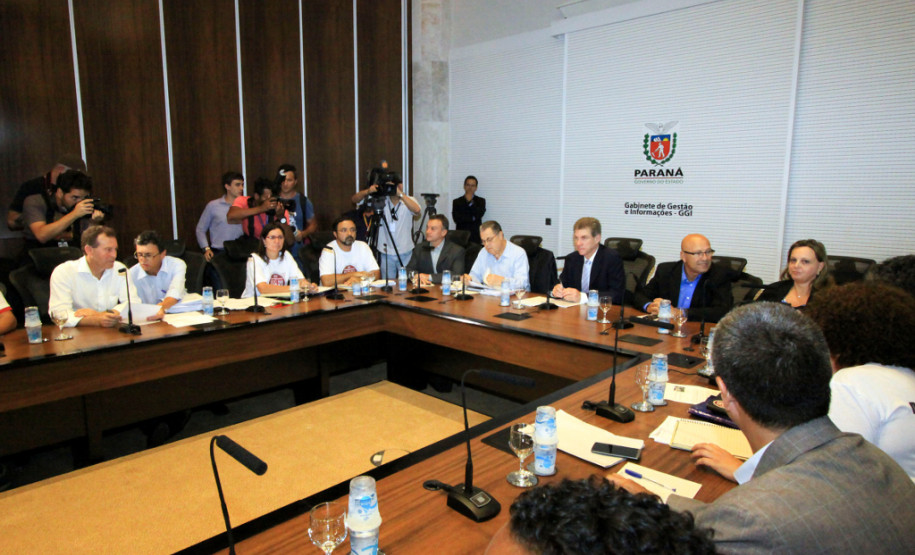 O Governo do Estado e a diretoria da APP-Sindicato, que representa os professores da rede estadual, chegaram a entendimento sobre várias questões que levaram à greve da categoria