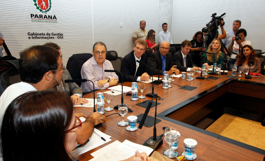 Governo vai pagar integralmente o terço de férias dos professores da educação básica até 31 de março. O impacto financeiro é de R$ 116 milhões.