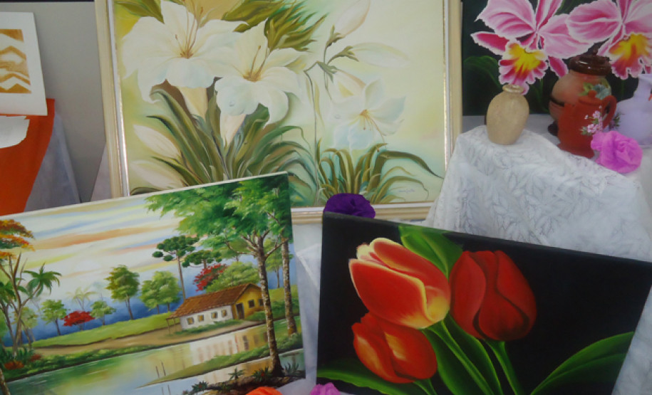 Trabalhos culturais, artesanais e científicos produzidos por jovens e adultos que frequentam o Ceebja e as Apeds da região foram apresentados à comunidade.