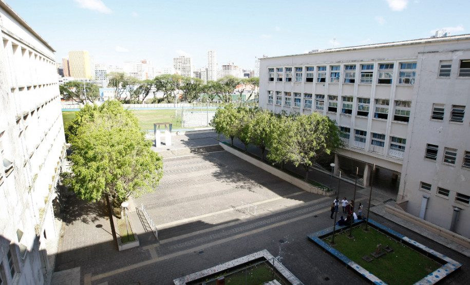 Colégio Estadual do Paraná completa 169 anos Colégio Estadual do Paraná completa 169 anos