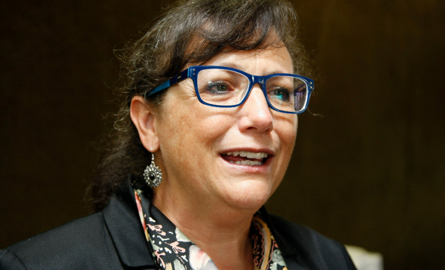 Grupo de Curitiba define ações para ano letivo de 2015 Integrantes do Grupo de Trabalho de Curitiba participaram da primeira reunião técnica nesta quinta-feira (19), no auditório do Núcleo Regional de Educação de Curitiba, para definir o cronograma e as propostas ações para 2015