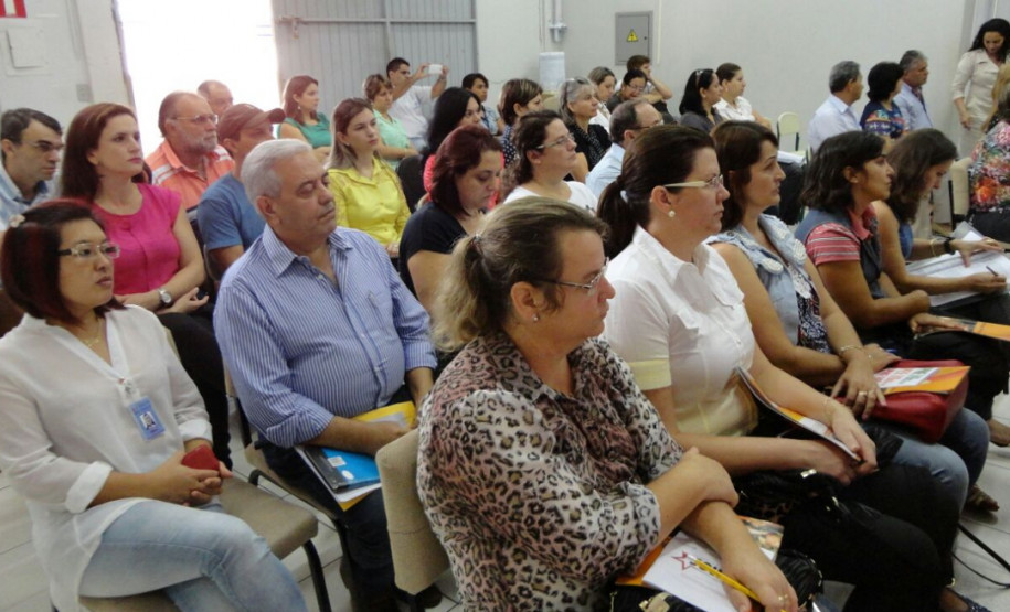 São realizadas nesta quinta-feira (23), nas diversas regiões do Estado, as audiências públicas sobre o Plano Estadual de Educação.