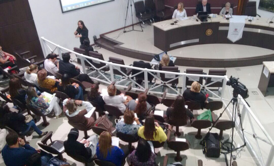 São realizadas nesta quinta-feira (23), nas diversas regiões do Estado, as audiências públicas sobre o Plano Estadual de Educação.