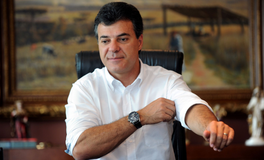 Ações estão sendo colocadas em prática para cortar despesas e ampliar a receita em função da queda da atividade econômica no Brasil.