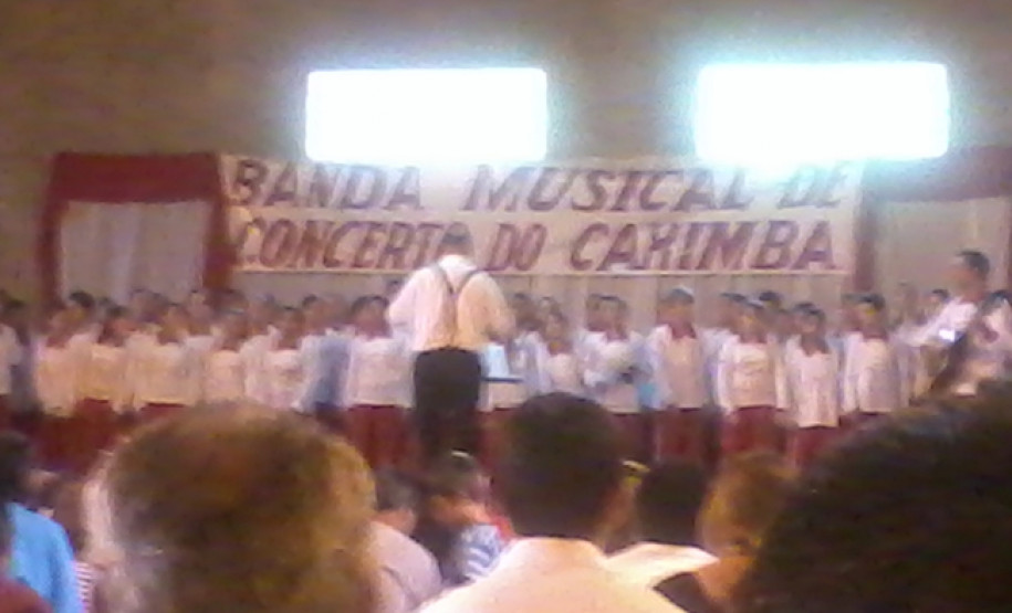 O trabalho musical desenvolvido em contraturno com os estudantes do Colégio Estadual Maria Gai Grendel foi apresentado para a comunidade.