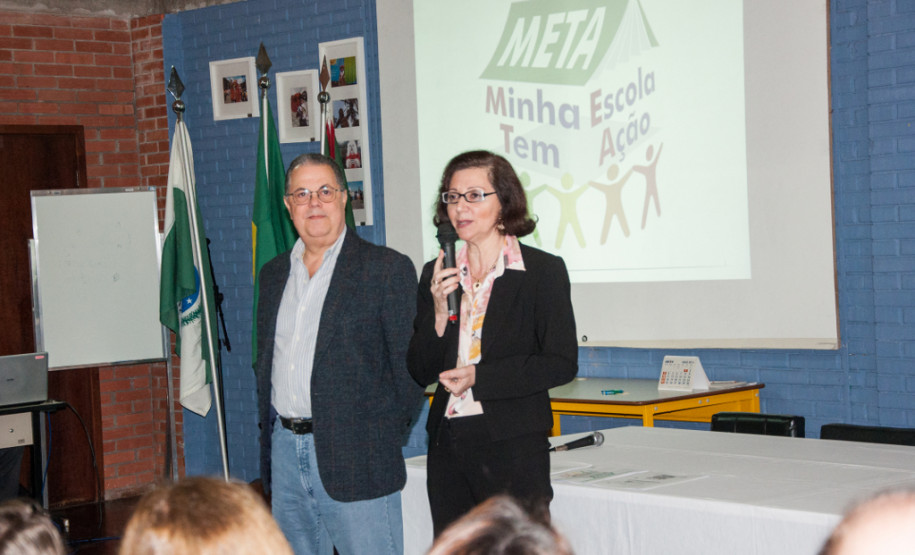 Os coordenadores pedagógicos dos 32 Núcleos Regionais de Educação se reúnem em Curitiba, nesta quinta-feira (7) e sexta-feira (8), para receber orientações sobre as propostas do Minha Escola Tem Ação (Meta). O objetivo do evento é fornecer subsídios para a efetivação do programa nas escolas da rede estadual de ensino ainda este ano.