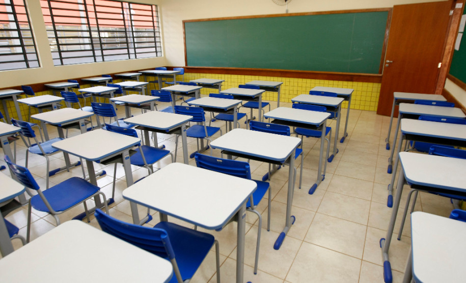 A secretária da Educação, professora Ana Seres, vem alertando que os alunos já foram bastante afetados com a primeira mobilização da categoria e que a nova paralisação compromete ainda mais a questão pedagógica, pois o conteúdo precisa ser ministrado de maneira adequada