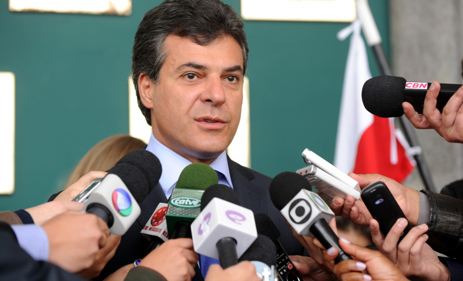 De 2011 a 2014, a média de reajuste do salário base do funcionalismo foi de 63,6%. No mesmo período, a inflação acumulada foi de 26,7%, segundo o IPCA.