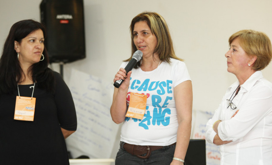 A formação aconteceu simultaneamente em três cidades. O objetivo foi formar alfabetizadores para atender todo Estado.