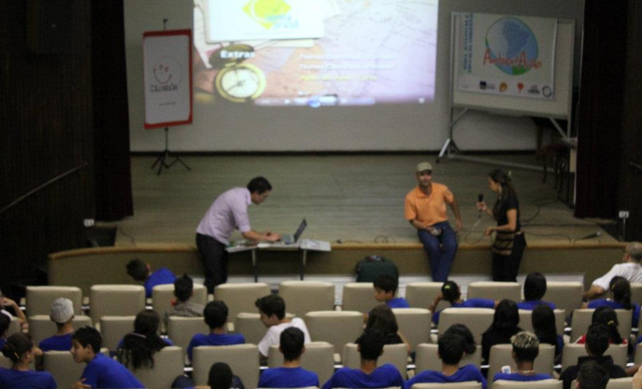 Foram exibidos 30 produções audiovisuais para cerca de 300 pessoas, entre alunos e professores durante a Mostra Ciranda de Vídeos Socioambientais.