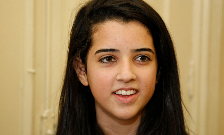 Escola Estadual Dom Pedro II. Na foto a aluna Leticia Fernanda Barbosa. 10-06-15.