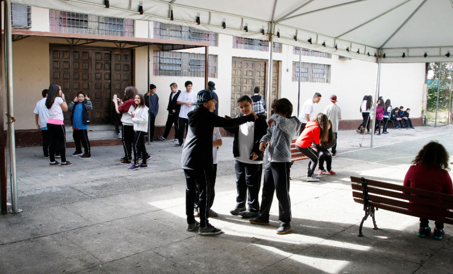 Escola Estadual Dom Pedro II. 10-06-15.