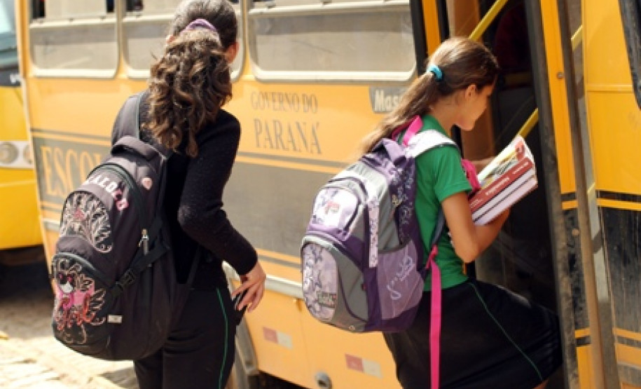 Valores repassados aos municípios para o transporte escolar foram readequados seguindo critérios técnicos. A primeira ação do Governo do Estado foi aumentar os investimentos de R$ 28 milhões, em 2010, para R$ 58 milhões, em 2011