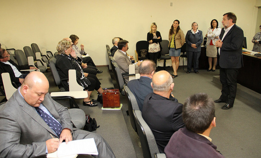 Comitiva da região de Rhône-Alpes conhece funcionamento das Casas Familiares Rurais que são administradas pela Secretaria de Estado da Educação.