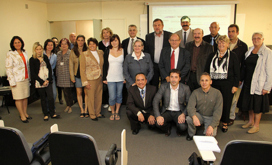 Comitiva da região de Rhône-Alpes conhece funcionamento das Casas Familiares Rurais que são administradas pela Secretaria de Estado da Educação.