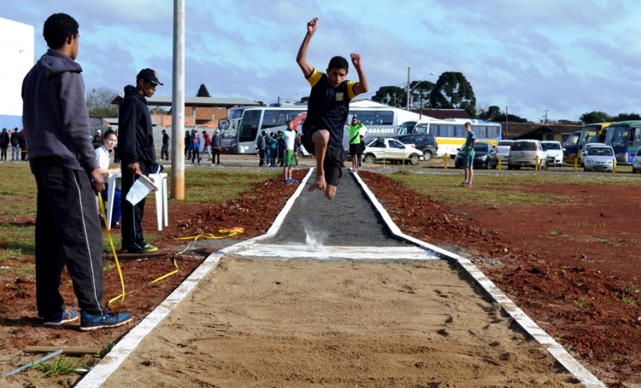 Começa nesta sexta-feira (17) a fase final B dos Jogos Escolares do Paraná (JEPS), em Apucarana. São cerca de 5 mil atletas de 12 a 14 anos das redes públicas e particulares de ensino, disputando em 16 modalidades. As competições vão até o dia 25 de julho.
