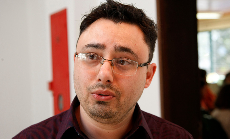 Representantes da SEED, SETI e de instituições de ensino superior fizeram um ciclo de debates sobre o Programa de Desenvolvimento Educacional (PDE). Na foto Ezequiel Menta Diretor de Políticas e Tecnologias Educacionais.