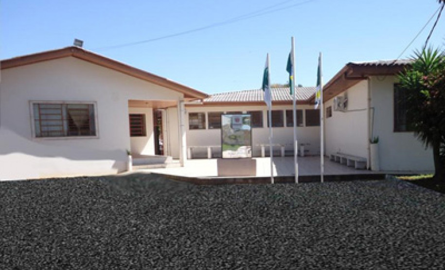 A secretária de Estado da Educação, professora Ana Seres, estará em Pato Branco (região Sudoeste) na próxima sexta-feira (14) a convite do Núcleo Regional de Educação (NRE) para participar do lançamento do livro “Educação em Tempo integral: contribuições da UFFS (Universidade Federal da Fronteira Sul) para a pesquisa”, na Faculdade de Pato Branco.