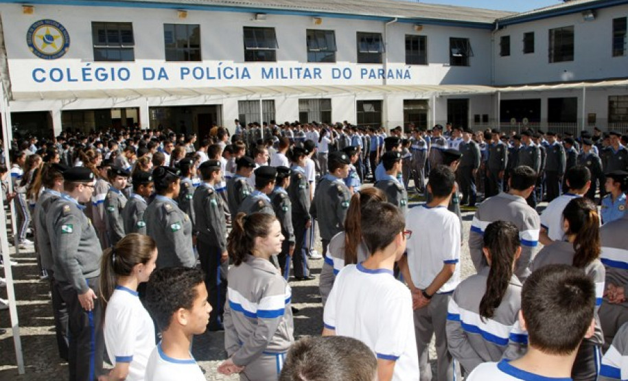 Fórmula para êxito também passa por adequada metodologia e ainda envolve disciplina, dedicação de professores e alunos, além de boa infraestrutura. O Colégio da Polícia Militar, em Curitiba, é um dos melhores colégios na colocação do Enem.