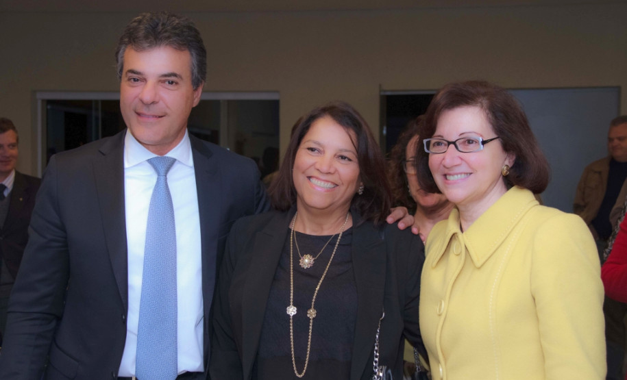 O governador Beto Richa esteve nesta segunda-feira (24) no encontro promovido pela Secretaria de Estado da Educação com diretores e chefes de departamentos da Pasta e os chefes dos 32 Núcleos Regionais de Educação (NREs). O objetivo é debater temas relacionados à área e questões pedagógicas.