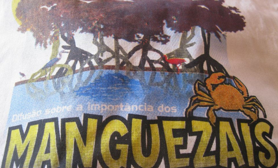 Projetos contribuem na inclusão de alunos de escolas especiais Os alunos da Escola de Educação Especial Daniela, Emanoela e Soraia, em Guaratuba, receberam nessa última sexta-feira (21) uma comitiva de Hyogo, província do Japão. Os representantes estrangeiros vieram conhecer as atividades artísticas realizadas pela escola do Projeto Manguezais.