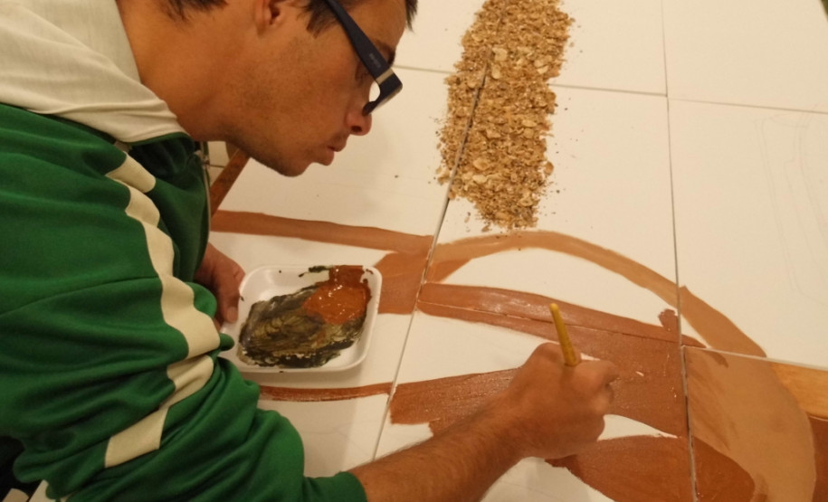 Os alunos da Escola de Educação Especial Daniela, Emanoela e Soraia, em Guaratuba, receberam nessa última sexta-feira (21) uma comitiva de Hyogo, província do Japão. Os representantes estrangeiros vieram conhecer as atividades artísticas realizadas pela escola do Projeto Manguezais.