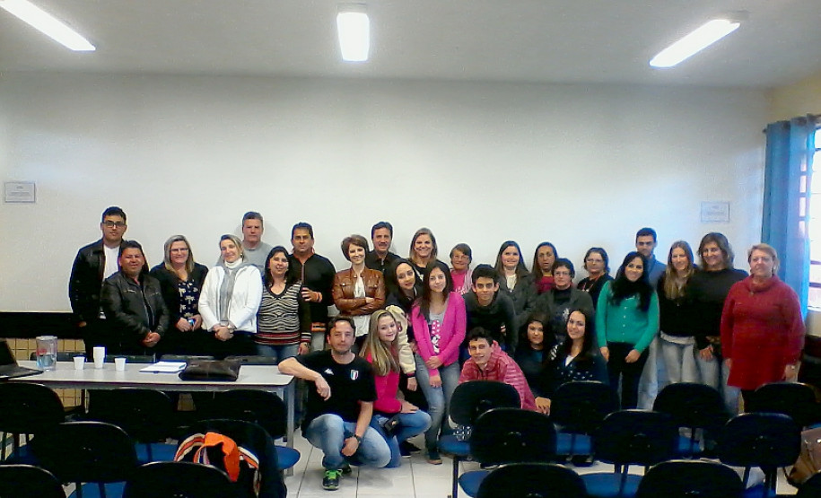 Entre 17 e 21 de agosto, o “Gestão Financeira na Escola” foi apresentado para os diretores, alunos, pais, professores e funcionários nas escolas onde será implantado. Uma das principais características do projeto é a indicação de um agente financeiro nos colégios. Esse funcionário fica responsável pela prestação de contas da unidade e de toda a parte burocrática que envolve o recebimento de recursos. Isso ajuda o diretor, que antes precisava resolver sozinho estas questões.