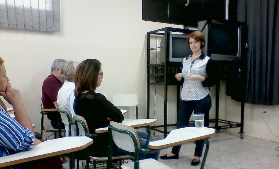 “Conhecer o dia a dia da escola e ver as dificuldades delas faz toda a diferença. A Escola Ilha das Peças, em Guaraqueçaba, tem uma realidade bem distinta do Colégio Regente Feijó, de Ponta Grossa. Mas as duas têm os mesmos desafios e objetivos, que é dar um ensino de qualidade aos alunos”, afirmou Ângela Kubersky, coordenadora de prestação de contas da Coordenadoria.
