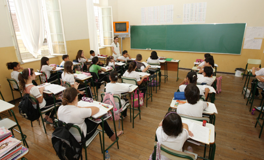 Comissão Central do Processo de Consulta à Comunidade para a Designação de Diretores e Diretores Auxiliares divulga número de escolas inscritas.