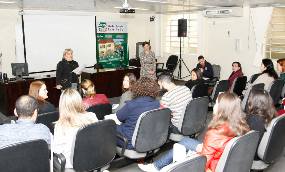 Estratégias de combate à violência contra a mulher A Secretaria de Estado da Educação, em conjunto com outras secretarias e órgãos que representam a sociedade civil, lançará uma campanha para debater o problema da violência contra a mulher. A primeira reunião para definir estratégias e ações de trabalho aconteceu nesta sexta-feira (11), em Curitiba. As ações serão desenvolvidas em longo prazo.