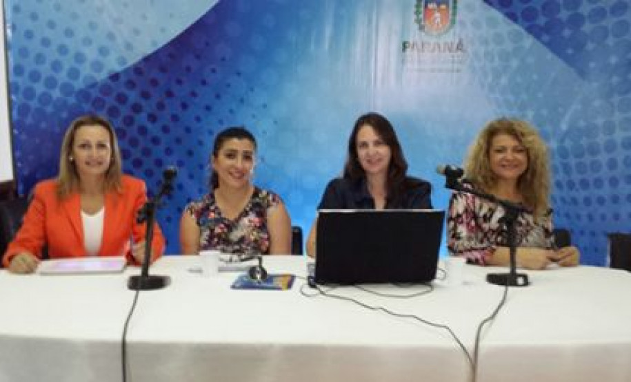 As instruções para avaliação dos trabalhos inscritos no Prêmio Gestão Escolar e Prêmio Professores do Brasil foram apresentadas em webconferência realizada pela Secretaria de Estado da Educação nessa sexta-feira (18). O evento serviu para informar aos membros dos comitês locais sobre os encaminhamentos necessários para a realização das atividades de avaliação e cronograma relativos às premiações.