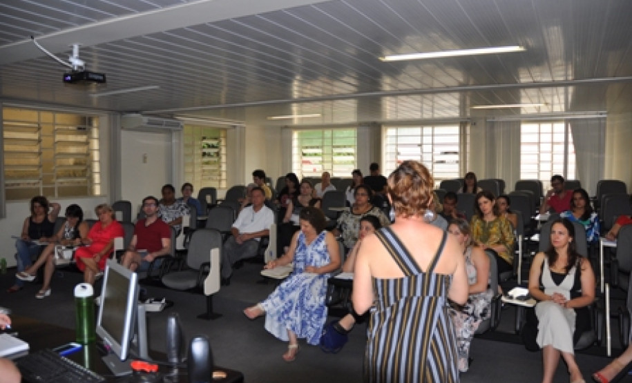 O cronograma de ações da campanha que irá debater as questões que envolvem a violência contra a mulher está definido. O conjunto de atividades será desenvolvido pela Secretaria de Estado da Educação do Paraná, em conjunto com outras secretarias e órgãos que representam a sociedade civil. O enfrentamento à violência contra a mulher será debatido nas escolas estaduais do Paraná e vai envolver toda a comunidade.